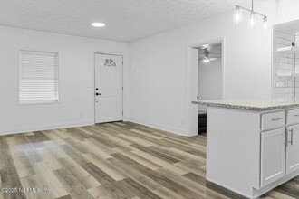 3905 Forest Blvd in Jacksonville, FL - Building Photo - Building Photo