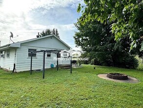 72 Hwy 55 in Medina, MN - Building Photo - Building Photo