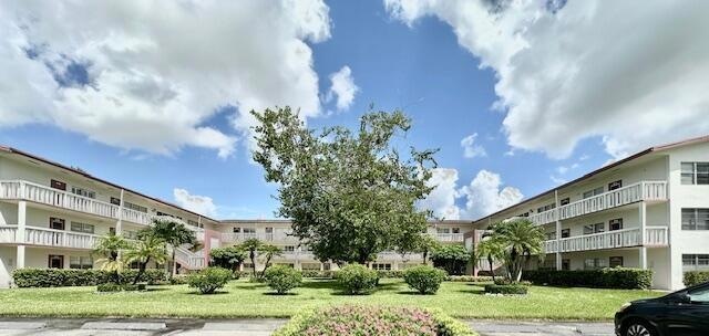 524 Fanshaw M in Boca Raton, FL - Building Photo