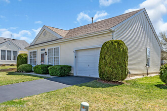 3 Cardinal Pl in Barnegat Township, NJ - Foto de edificio - Building Photo