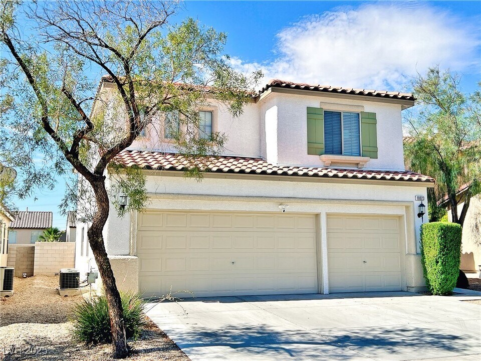 10023 Canyon Hills Ave in Las Vegas, NV - Building Photo