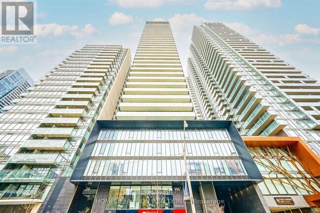 28-328 Wellesley St E in Toronto, ON - Building Photo - Building Photo