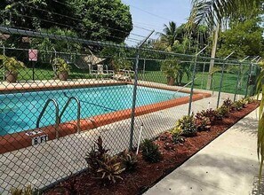 1290 NE 119th St in Miami, FL - Building Photo - Building Photo