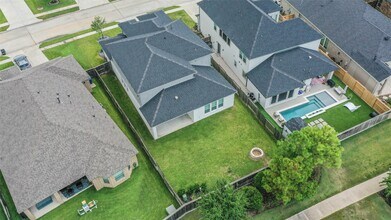 340 Cavil Barrier Ln in La Porte, TX - Building Photo - Building Photo