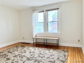 657 Englewood Ave in Buffalo, NY - Building Photo - Building Photo