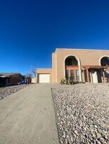 2940 Los Amigos Ct in Las Cruces, NM - Building Photo