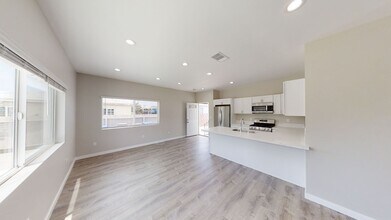 4862 Art St in San Diego, CA - Building Photo - Building Photo