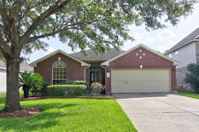 property at 3231 Stratford Pointe Dr
