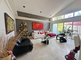 1115 River Birch St in Hollywood, FL - Building Photo