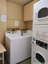 2442 Tusitala St in Honolulu, HI - Building Photo - Building Photo