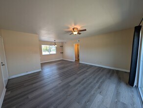 31732 Ridge Rte Rd in Castaic, CA - Building Photo - Building Photo