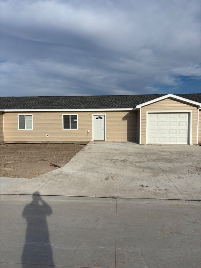 420 W Rodeo Rd Ave in North Platte, NE - Building Photo - Building Photo