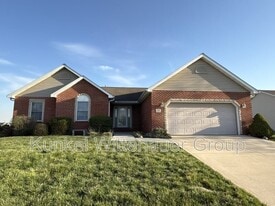 601 Whetstone Ln in Mascoutah, IL - Building Photo