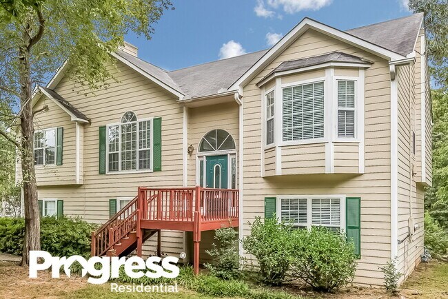 property at 3905 Saddlecreek Dr