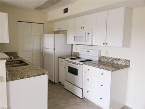12540 Equestrian Cir-Unit -512 in Ft. Myers, FL - Building Photo - Building Photo
