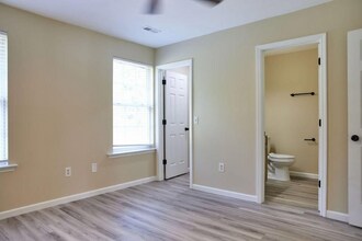 111 Lora Ln in Greenville, SC - Building Photo - Building Photo