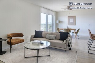 987 SW 37th Ave, Unit FL7-ID71 in Miami, FL - Building Photo