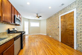 1642 W Greenleaf Ave in Chicago, IL - Building Photo - Building Photo