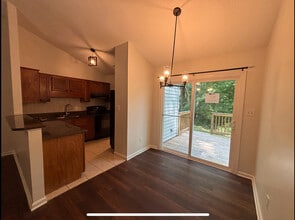 6611 Pineburr Rd in Charlotte, NC - Building Photo - Building Photo
