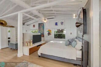 122 Florida Ave in Coral Gables, FL - Foto de edificio - Building Photo