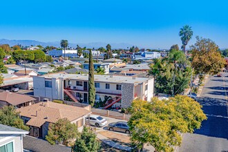 579 Hyde Park Pl in Inglewood, CA - Building Photo - Building Photo