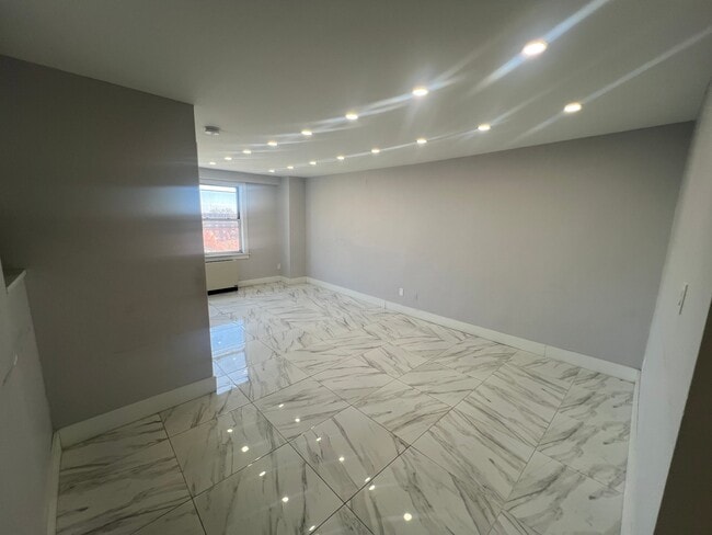 750 N Broad St, Unit 6J