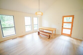 2020 Cynthia Dr in Tallahassee, FL - Building Photo - Building Photo