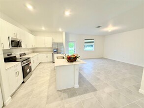 2760 SE 23rd Ave in Homestead, FL - Building Photo - Building Photo