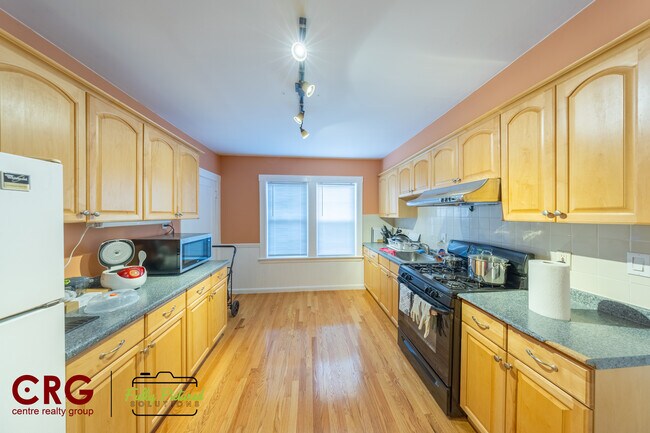 99 Glenville Ave, Unit 3