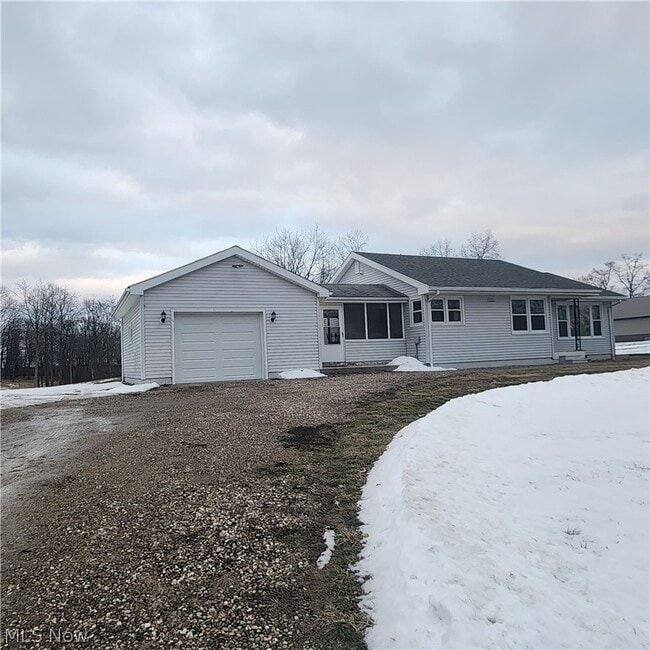 64764 Larrick Ridge Rd in Cambridge, OH - Building Photo - Building Photo