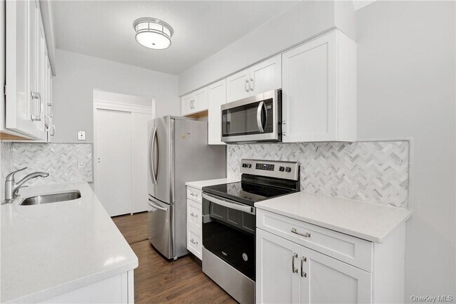 114 Nottingham Rd in Bedford Hills, NY - Building Photo - Building Photo