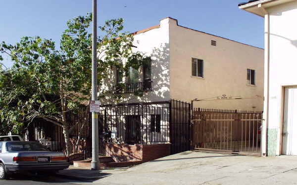 933-937 Marview Ave in Los Angeles, CA - Building Photo - Building Photo