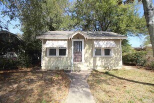3102 E De Soto St in Pensacola, FL - Building Photo