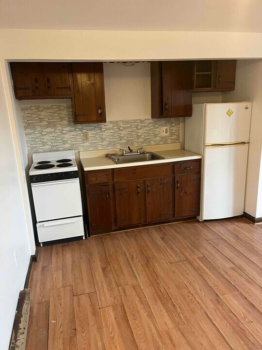 6 Elm St in Northfield, NH - Building Photo