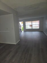 5221 NW 27th St in Lauderhill, FL - Building Photo - Building Photo