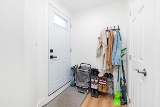 1502 Dufferin St in Toronto, ON - Building Photo - Building Photo