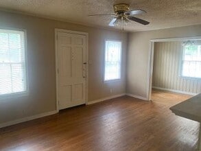 210 Pinehill Dr in Mobile, AL - Building Photo - Building Photo