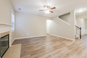 5158 Amberland Square in Atlanta, GA - Building Photo - Building Photo