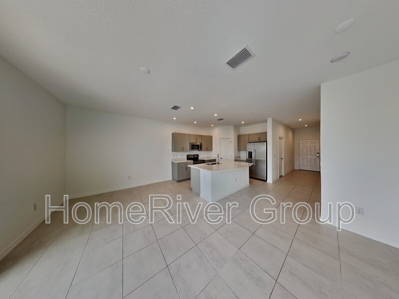 5756 Haven Ter in Nokomis, FL - Building Photo