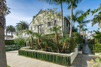 952 6th St in Santa Monica, CA - Building Photo - Building Photo