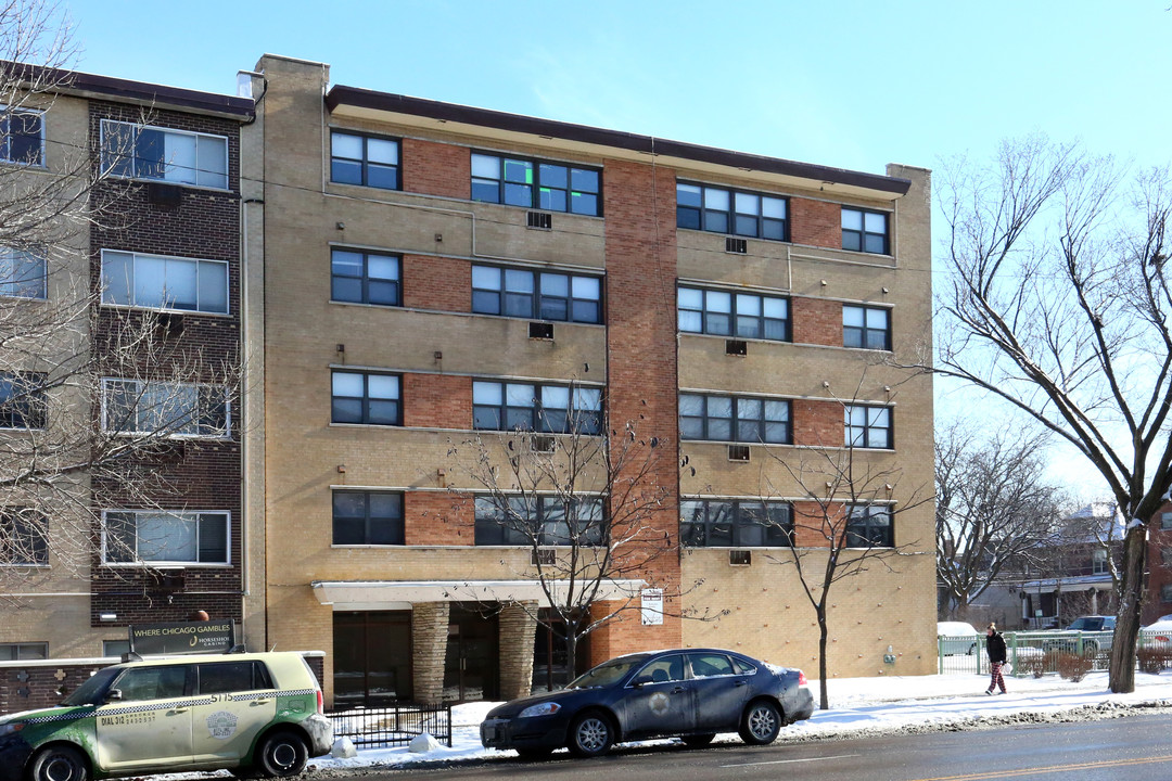 Matanic Apartments in Chicago, IL - Foto de edificio