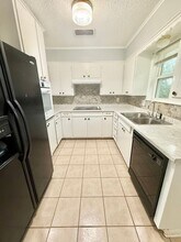 202 E Charnwood St in Tyler, TX - Building Photo - Building Photo