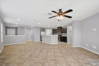 6731 Slaton Fields in Converse, TX - Building Photo - Building Photo