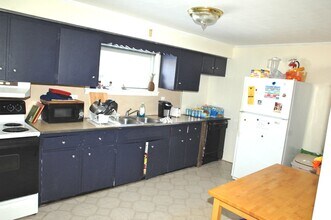 25 Gilman Falls Ave, Unit A in Old Town, ME - Foto de edificio - Building Photo