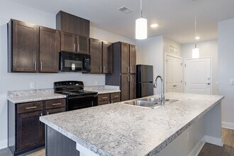 Federal Point in Davenport, IA - Building Photo - Interior Photo