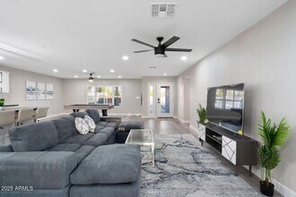 10240 N 34th Pl in Phoenix, AZ - Building Photo - Building Photo