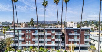 6001 Carlton Way, Unit 106 in Los Angeles, CA - Building Photo
