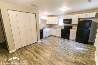 610 N 5th St in Manhattan, KS - Building Photo - Building Photo