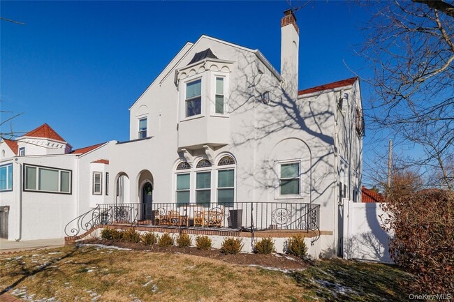 41 W Penn St in Long Beach, NY - Building Photo - Building Photo