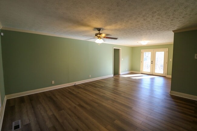 245 Hazelwood Dr in Pell City, AL - Building Photo - Building Photo